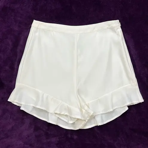 Cupcakes and Cashmere Lancer Shorts 6 White