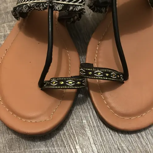 Top Moda Toe Strap, Open Sandal Shoes/Flats; Black w/Silver & Gold Metallic; 9