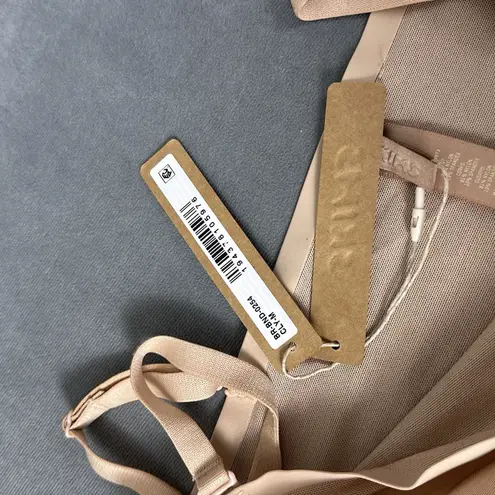 SKIMS New NWT Mesh Sheer Sculpt Bandeau Bra Size Medium Clay Beige Bralette