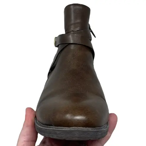 Baretraps “Yadda” Women’s Size 8.5M Brown Side Zip Ankle Booties Faux Leather