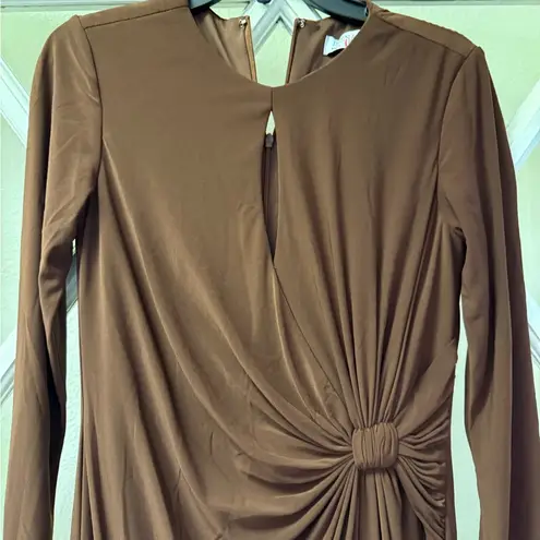 Mac Duggal Ieena for
Keyhole Draped Gown