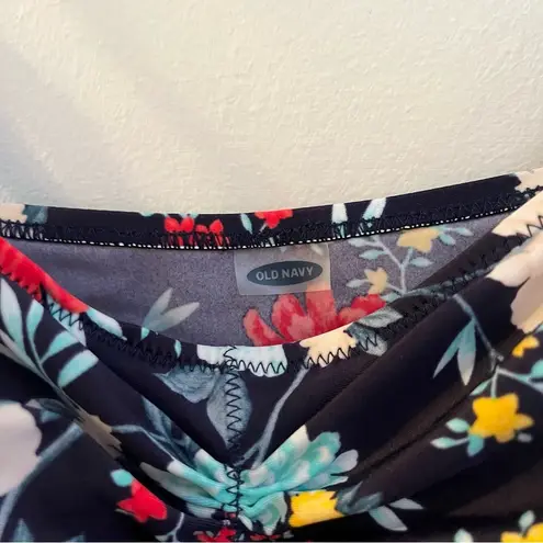 Old Navy  swim top BIN3