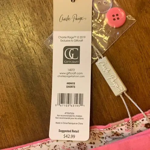 Charlie Paige Shorts NWT Small Pink Bermuda Embroidered Gold Pineapples Resort