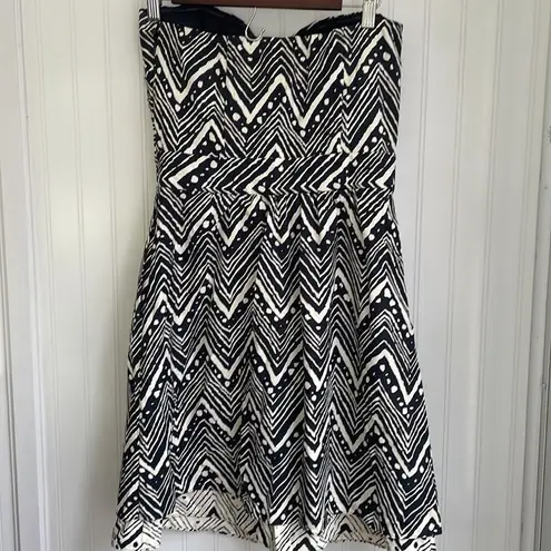 The Limited  strapless fit and flare‎ dress black and cream lined zipper size 8
