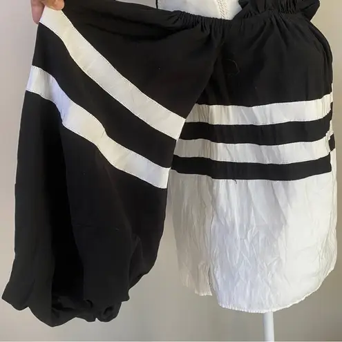 TOV Holy black & white off shoulder balloon sleeve blouse EU Sz 38 US Medium