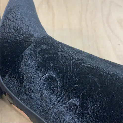 Jessica Simpson  Black Velvet Ankle Boots Size 7