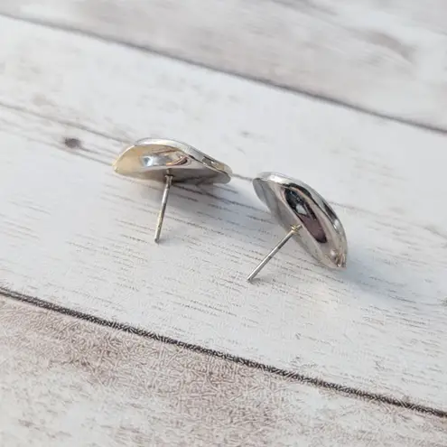 Vintage Stud Earrings Cream Concave Teardrop
