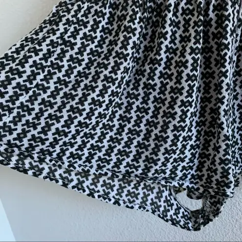 Urban Outfitters  Out From Under Smocked Waist Flowy Shorts Small - Image 4