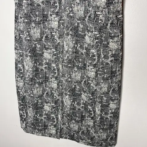 MM.LaFleur M.M. LaFleur Dress Aditi Size 0P Sleeveless. Black and White.