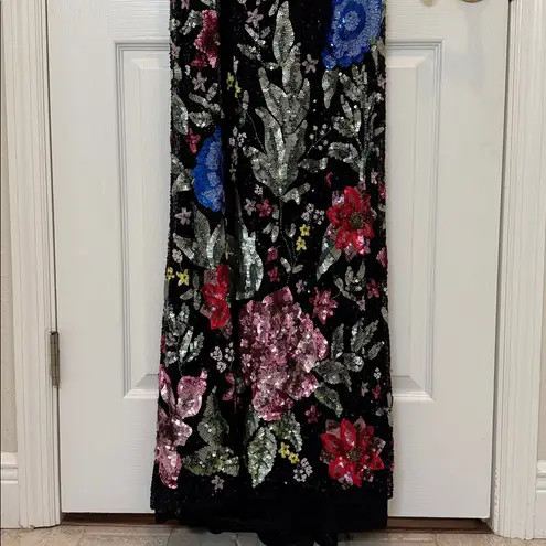 Mac Duggal NWT 5475 Black Floral Embellished Spaghetti Strap Gown Size 10