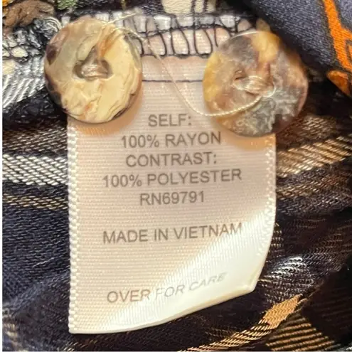 Westport Button Down Long Sleeve Shirt Women’s Small Blue White Flower Patchwork