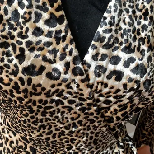 Tahari ....ladies leopard print faux wrap dress