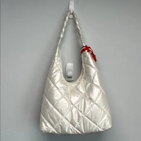 House of Harlow 1960 | Iridescent White Quilted Shoulder Bag w/Matching Wallet Silver
