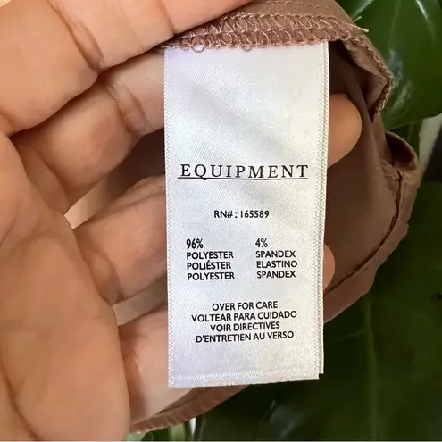 Equipment Signature Satin Button Down Shirt in Doeskin Women’s SIZE XXL Neutral