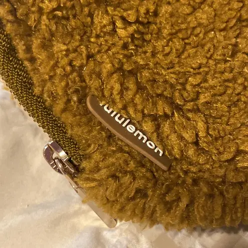 Lululemon Everywhere Belt Bag 1L SHERPA TAN