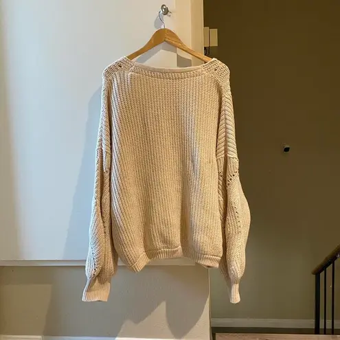 Free People  v neck cream sweater size M 