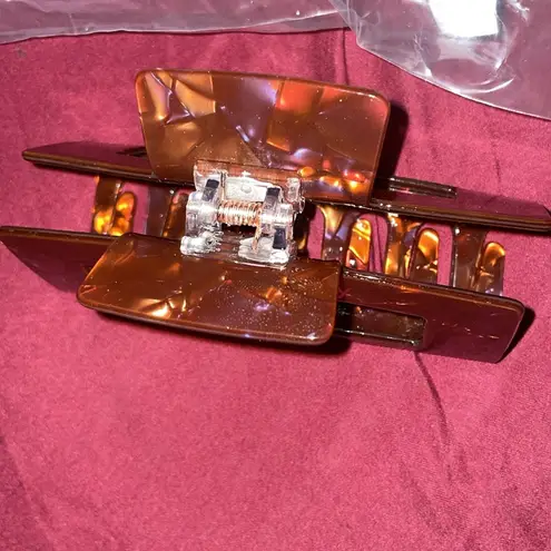 Charlotte Tilbury Claw Clip