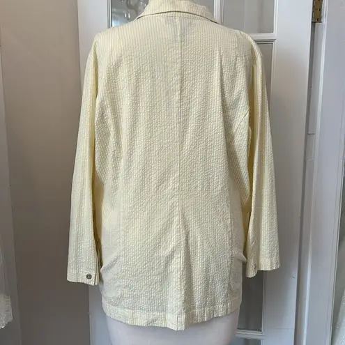 Denim & Co . EUC 2X yellow seersucker long sleeve jacket