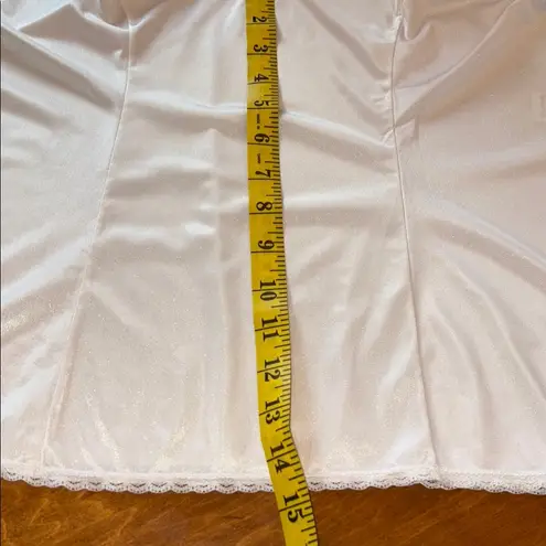 Vanity Fair Cream Fitted Sleeveless Chemise