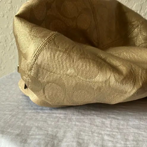 Coach : Kristin Signature Gold Patterned Cap- M/L