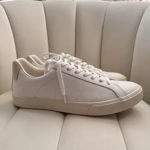 VEJA Esplar Extra White Casual Low Top Leather Sneakers Women's Size 10 With Box