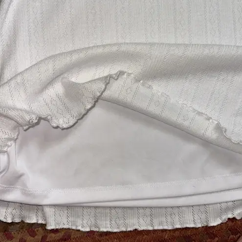 Justify NWT WHITE KNIT DAINTY ROSE DETAIL DRESS