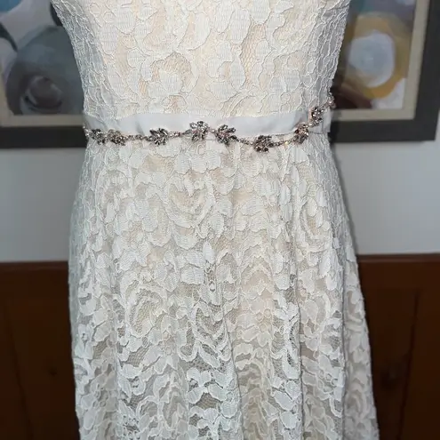 David's Bridal Stunning David’s Bridal Sweetheart Plunge Lace Wedding Gown!