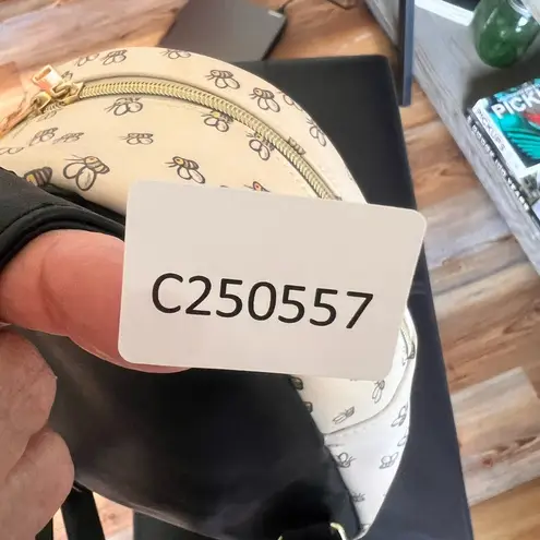 Lounge Fly Disney Winnie the Pooh Bees and Honey Backpack Bag #C250557