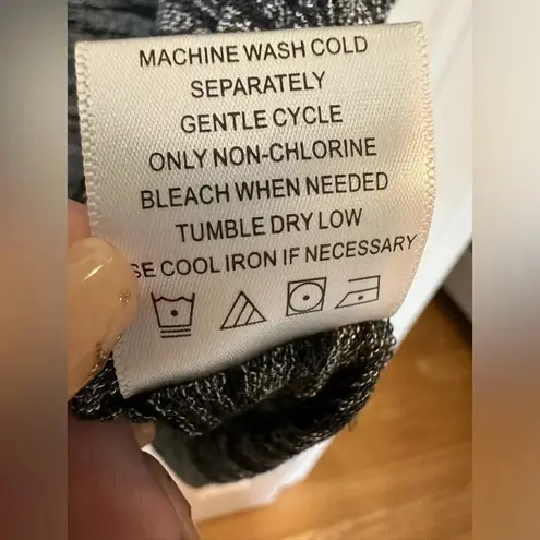 Olivia Sky  black and grey knit sleeveless turtleneck tunic top