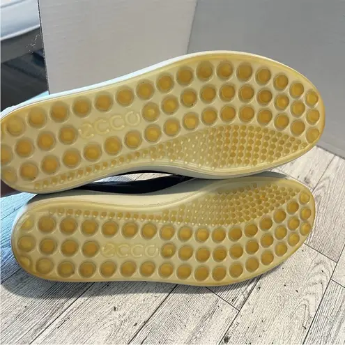 Ecco Women's Leather Soft 7 Woven Slip-On Shoes Black Size 8-8.5 /39 Sneakers