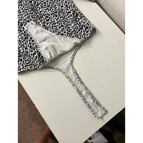 Yummy Sweater Co White/Black Animal Print Soft Cotton Bodysuit Size Large White