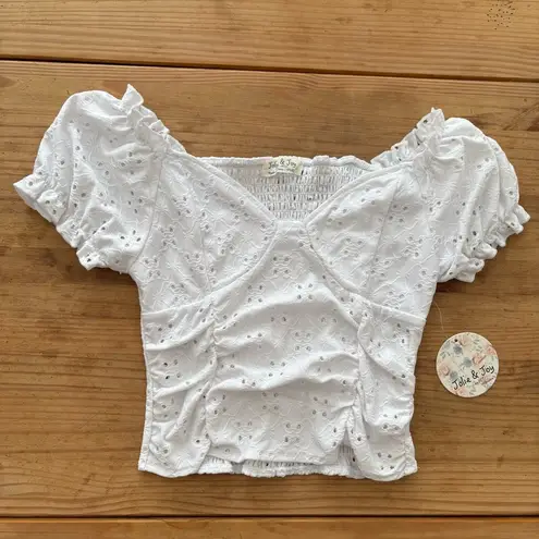 White Puff Sleeve Ruffled Blouse