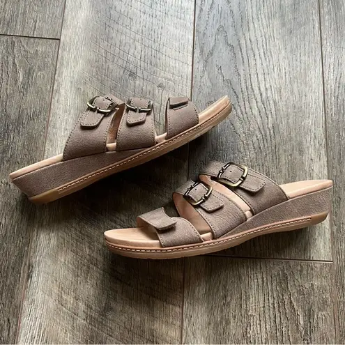 Dansko Allyson Textured Nubuck Leather Sandals in Stone Size 40 Slip On Slides