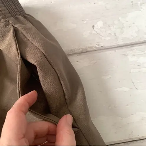 Women’s S/M Brown Tan Beige Khaki Color Slacks Dress Pants Wide Leg Petites Size 6