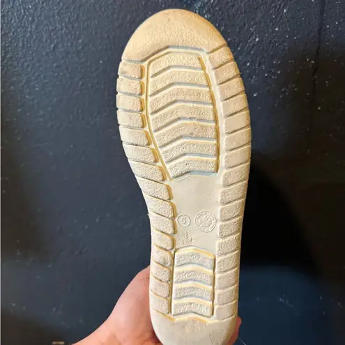 Kamik Women’s Vintage Cream Rainbow Winter Rain Boots with Unique Lacing