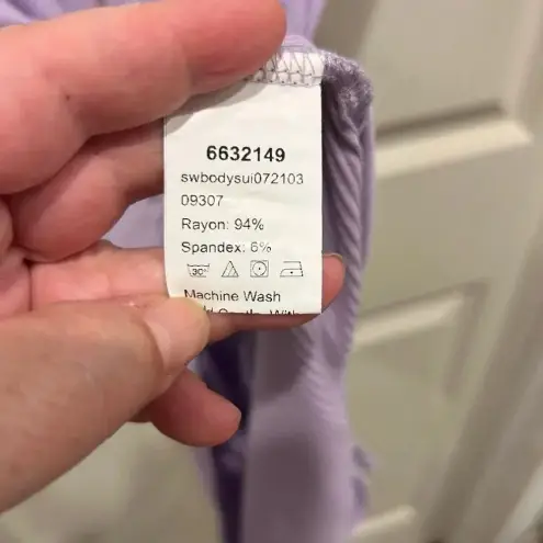 SheIn  Lavender Purple Zip Up Bodysuit size 8/10‎