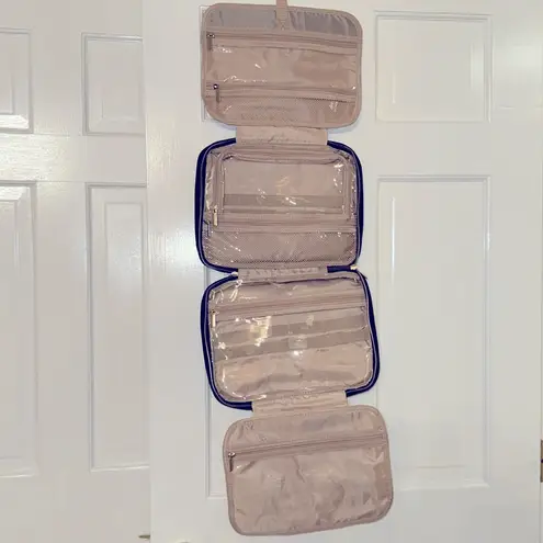 Black hanging Travel Organizer with Multiple Compartments. Micro fiber. NWOT. Tan