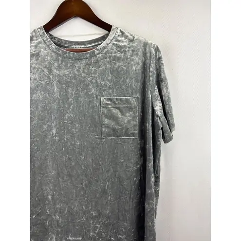 Falls Creek Women’s 1X Silver Velvet Short Sleeve Shirt with Breast Pocket