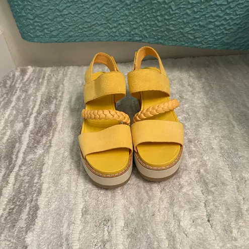 Sorel Yellow Women's Sandals with Braided Strap Size 8.5