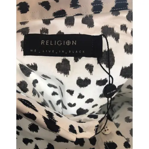 Religion , we live in black,  Black & white shirt NWOT size large