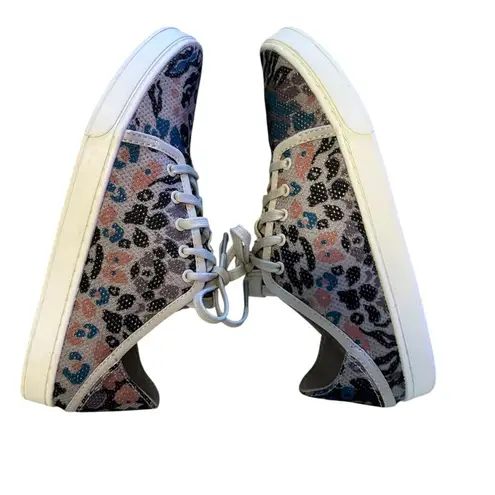 OluKai Pehuea Li Women's low sneaker, Purple, size EU37.5/ US7.5,NWOT DISPLAY Purple