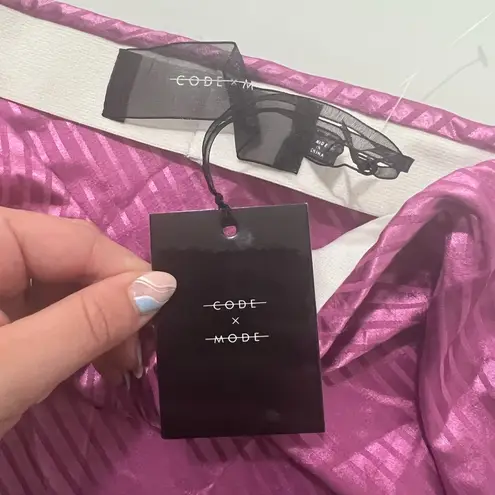 Code x Mode NWT Pink Satin Striped Skirt Size Medium