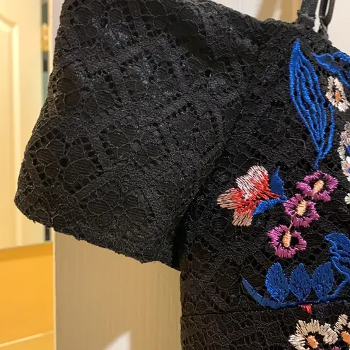 Guess Dress Black Lace with adjustable Straps and Embroidery on Front