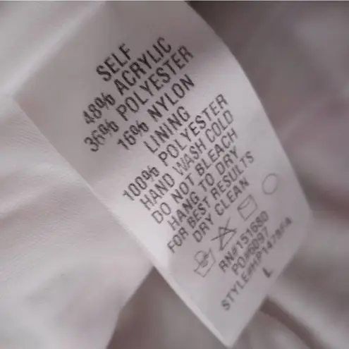 Storia  shorts size large - Image 8