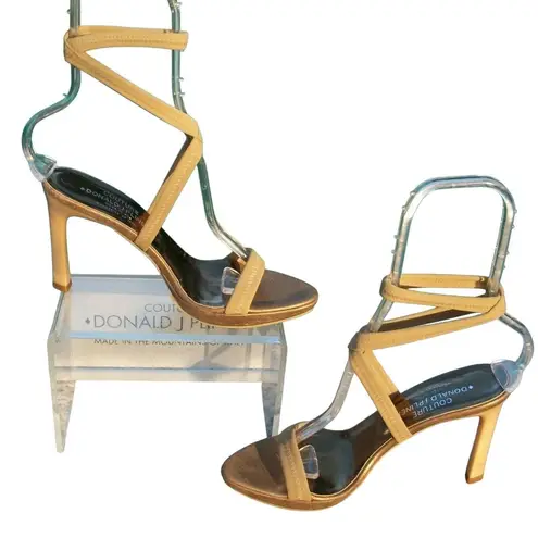 Donald Pliner Tan Beige Crepe Leather New Double Wrap Ankle Strap Shoe $250 NWT Size 8.5