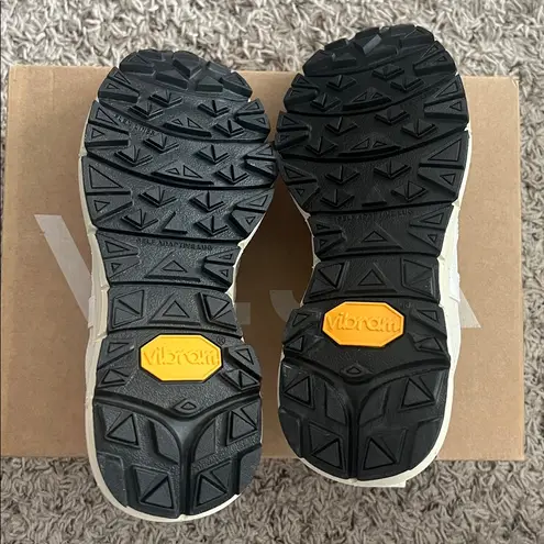 VEJA Dekkan Alveomesh Sneakers in Natural White, Size 36, NEW in Box