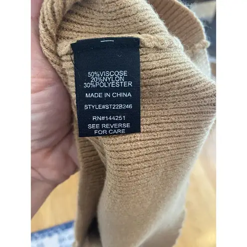 Moon & Madison Women’s Preppy Sleeveless Sweater NWT Size Medium Brown