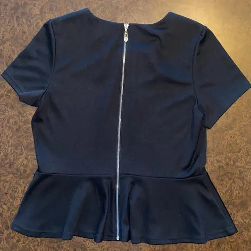 WD•NY WD.NY Short Sleeve Peplum Blouse with Back Exposed Zipper in Black - size XL