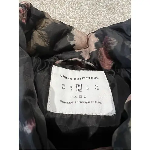 Urban Outfitters  puffer jacket floral size M