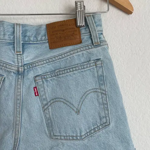 Levi Strauss & CO. LEVI'S Wedgie Short Light Wash Cut Off Shorts